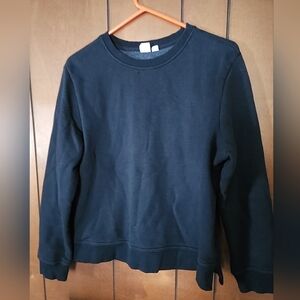 GAP black sweatshirt